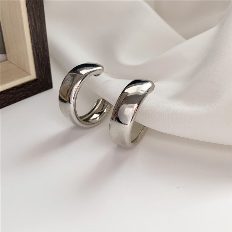2026 Korean New Simple Temperament Circle Pearl Earrings Fashion Small Versatile Earrings  Jewelry